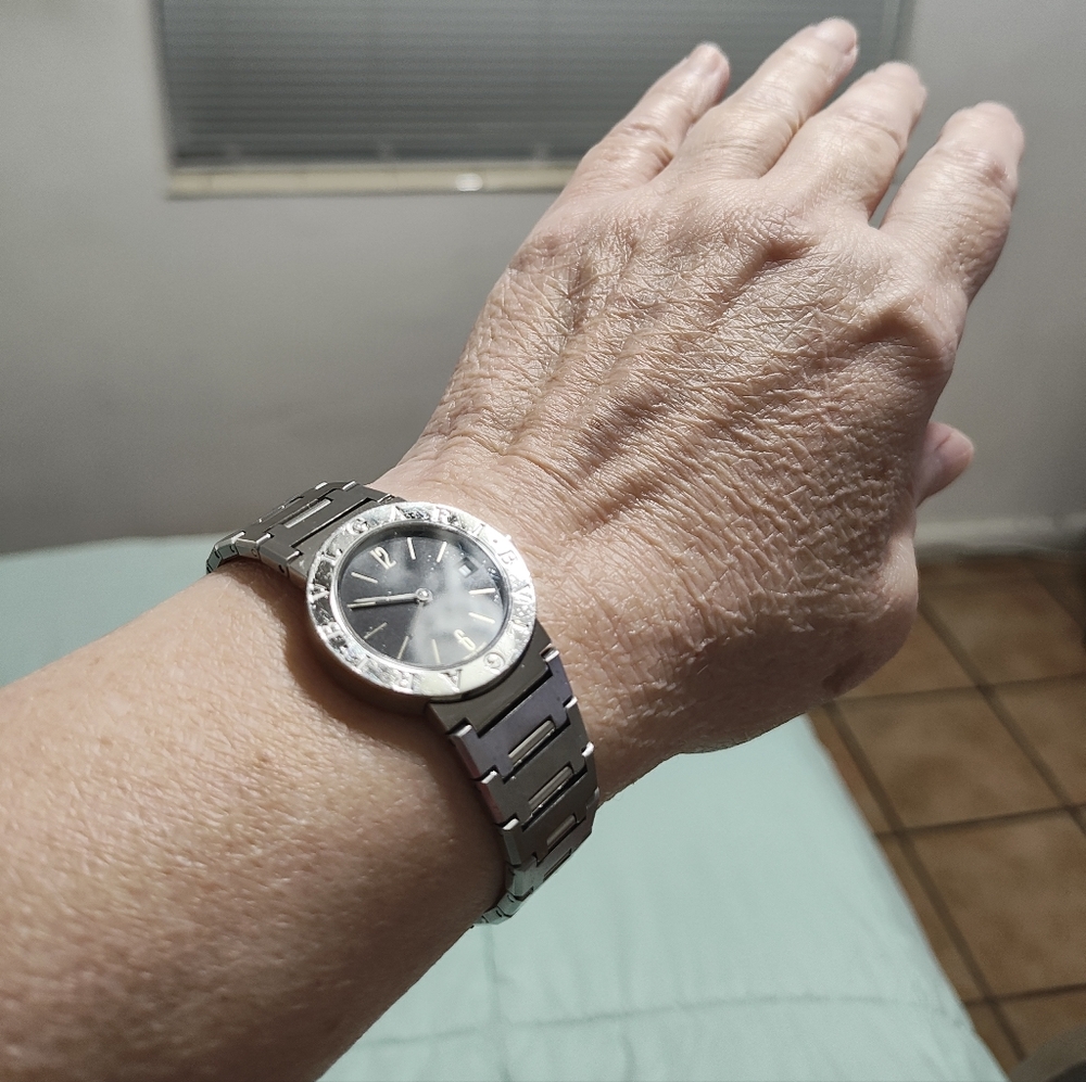 Elegant Bulgari Zero Women's watch with a sleek Black Dial. 100% Original! - Picture 13 of 15